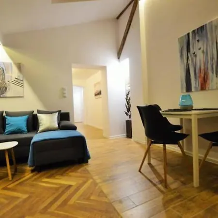 Διαμέρισμα Batorego / Near Old Town *